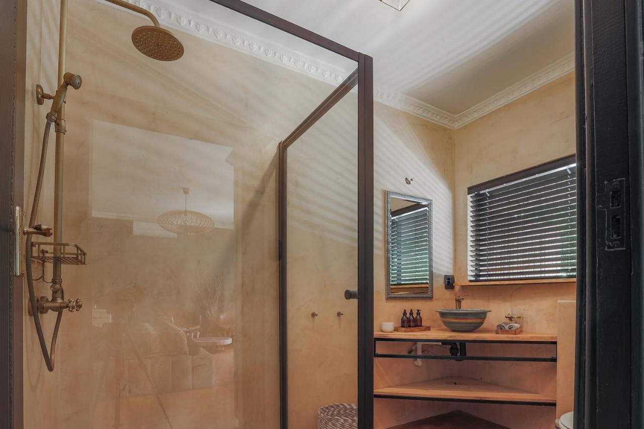 Yebo Boutique Guesthouse Somerset West Exterior photo